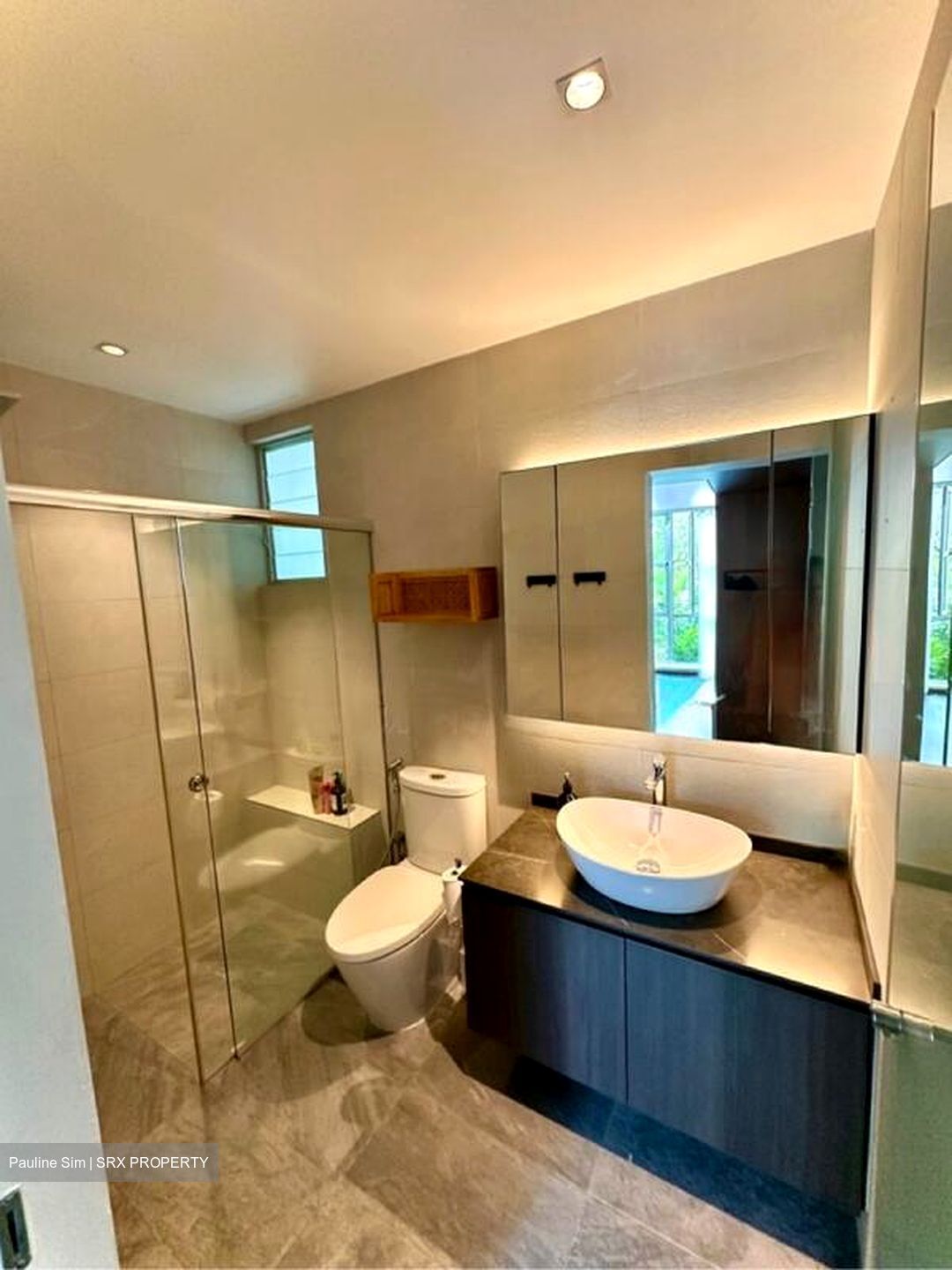 Landbay Condominium (D16), Condominium #524064121